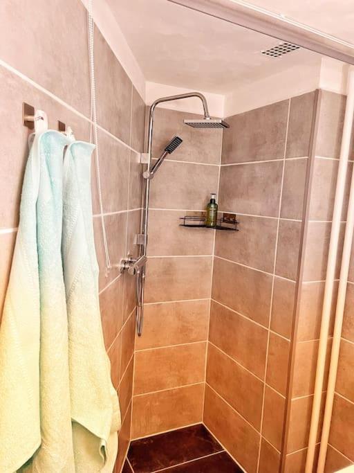 Apartment Naehe Flughafen Dus Дюссельдорф Екстер'єр фото
